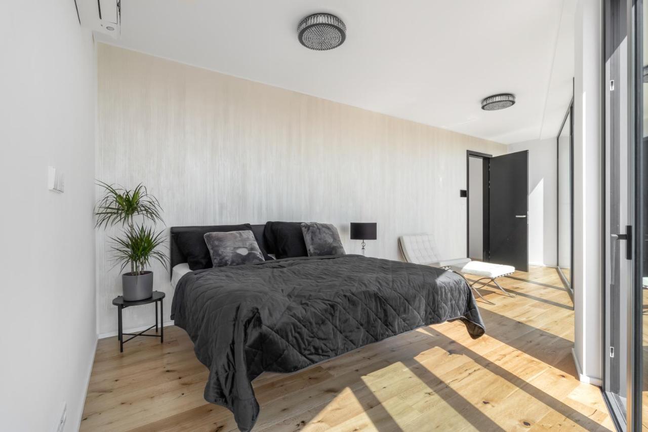Appartamento Luxury Penthouse Praga Esterno foto
