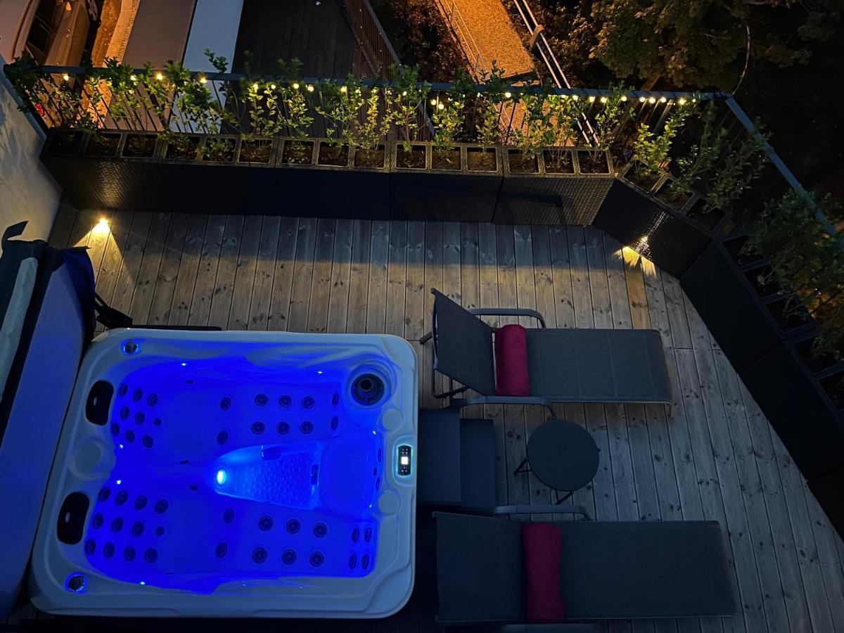 Appartamento Luxury Penthouse Praga Esterno foto